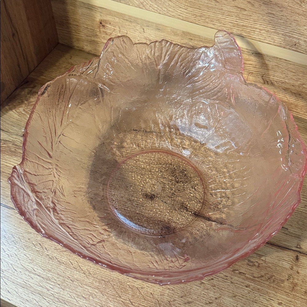 VTG VIKING GLASS Elegant Pink Lettuce Cabbage Leaf 12 1/2” Fruit bowl Bowl